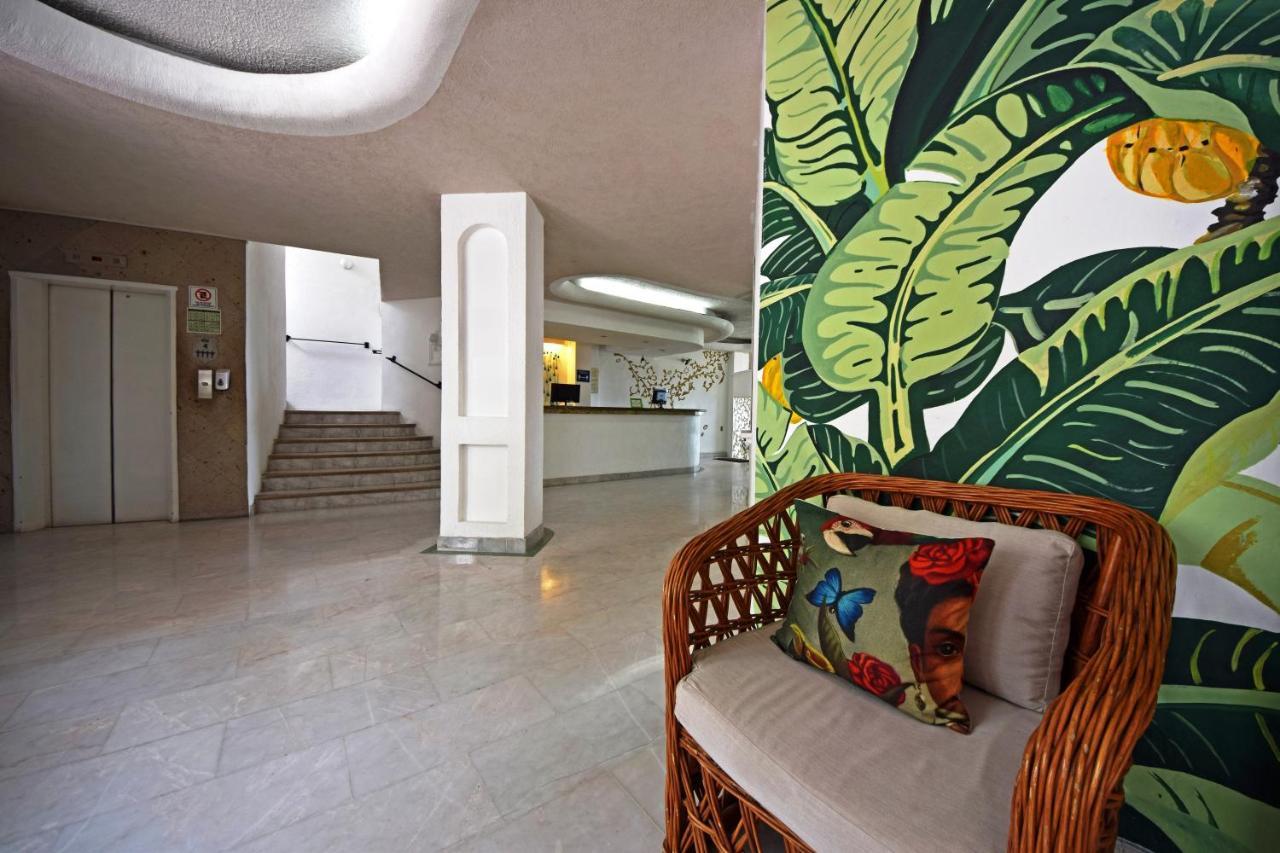 Emperador Vallarta Beachfront Hotel And Suites Пуерто-Вальярта Екстер'єр фото