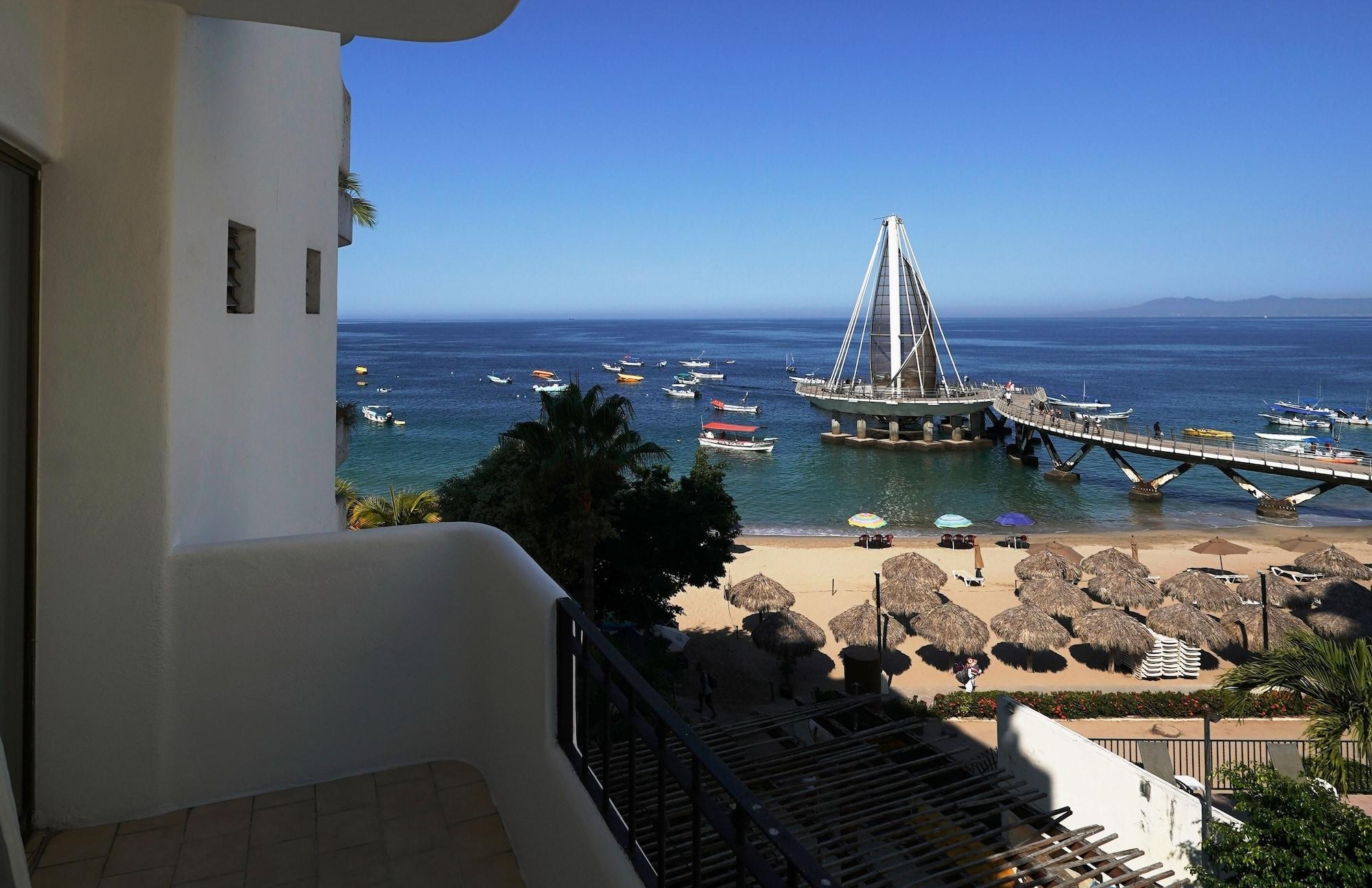 Emperador Vallarta Beachfront Hotel And Suites Пуерто-Вальярта Екстер'єр фото