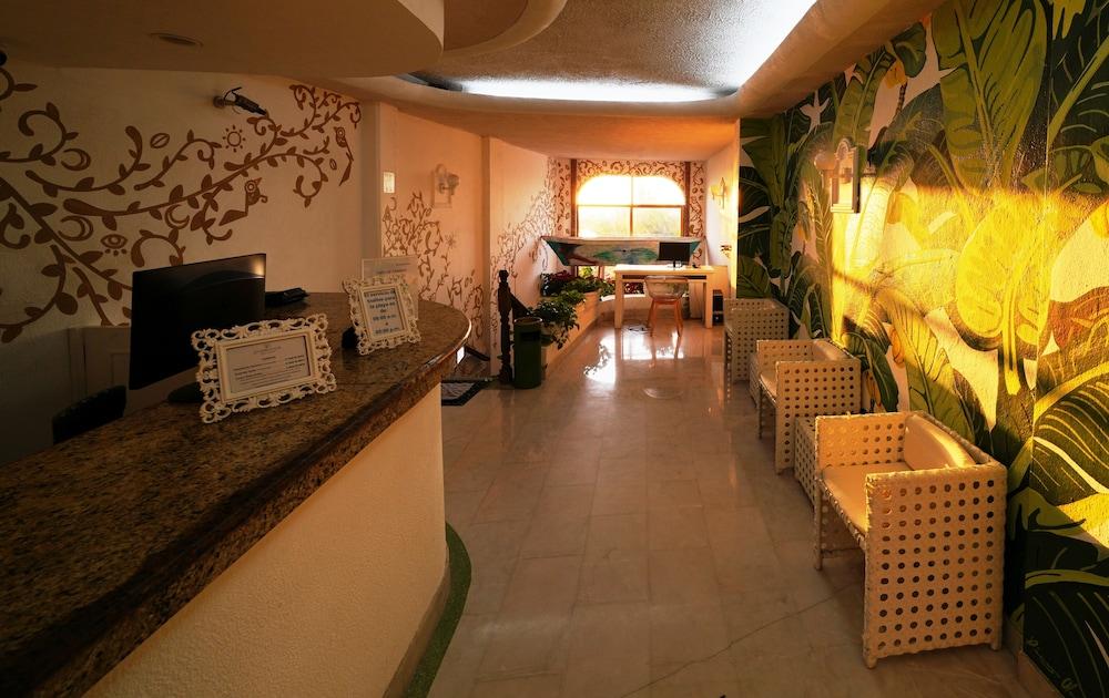 Emperador Vallarta Beachfront Hotel And Suites Пуерто-Вальярта Екстер'єр фото